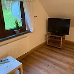 Kleines Haus Am Waldrand, Haustiere Auf Nachfrage 펜션
