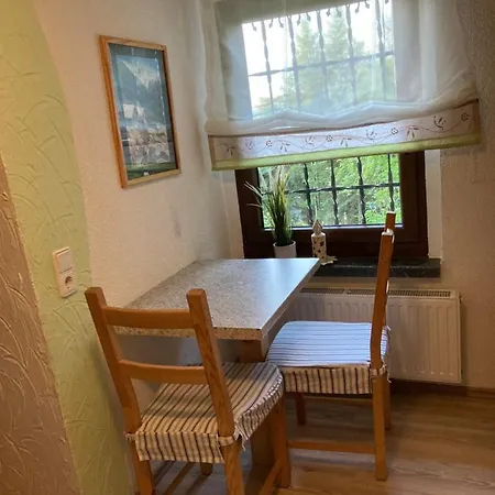 Kleines Haus Am Waldrand, Haustiere Auf Nachfrage Klughaus