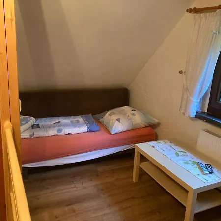 Kleines Haus Am Waldrand, Haustiere Auf Nachfrage بيت للعطل Klughaus