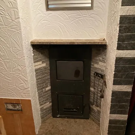 Kleines Haus Am Waldrand, Haustiere Auf Nachfrage *